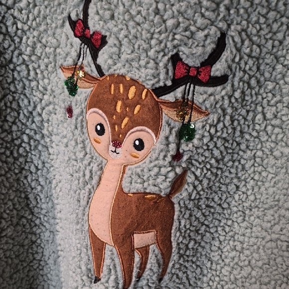 Bluenotes Green Sherpa Sweater with Reindeer Design - Picture 3 of 4